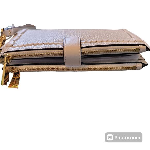 NWT Michael Kors Optic White Wristlet - Picture 5 of 9